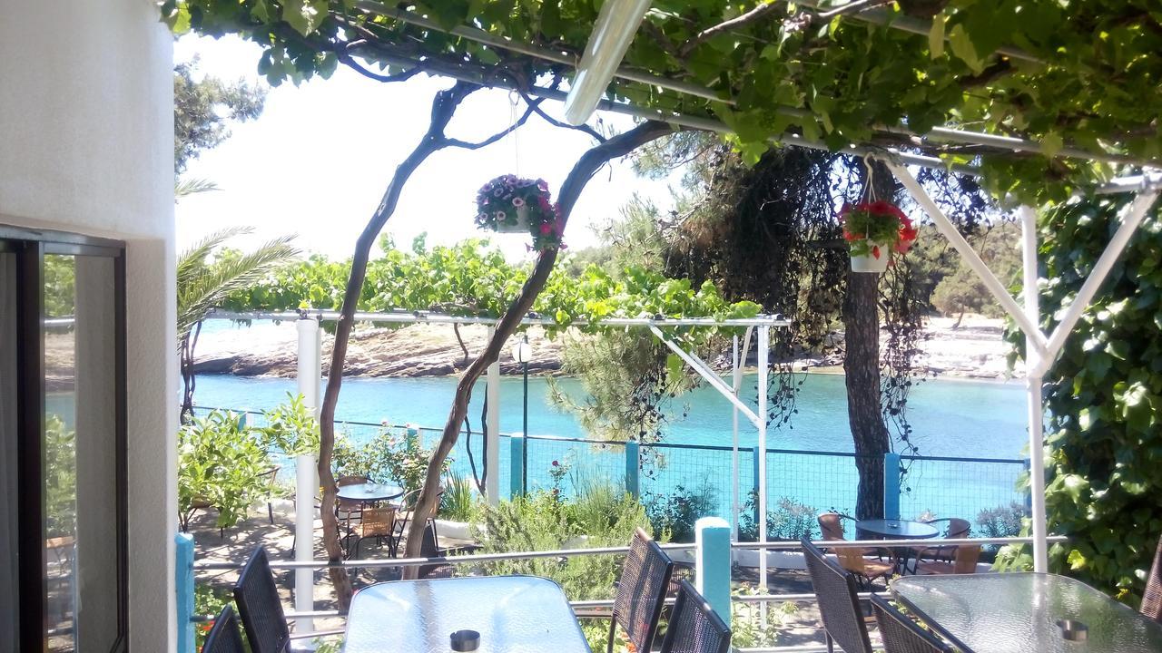 Gorgona Rooms Alikí Exterior foto