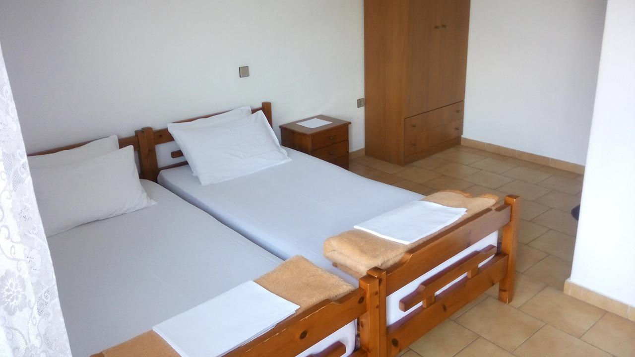 Gorgona Rooms Alikí Exterior foto